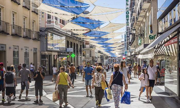 gente-compras-madrid-istock.jpg