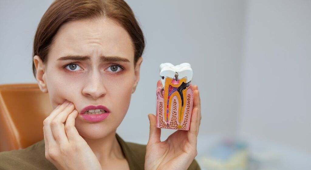 Esto es lo que debes hacer todos los días para prevenir las caries y el dolor de muelas