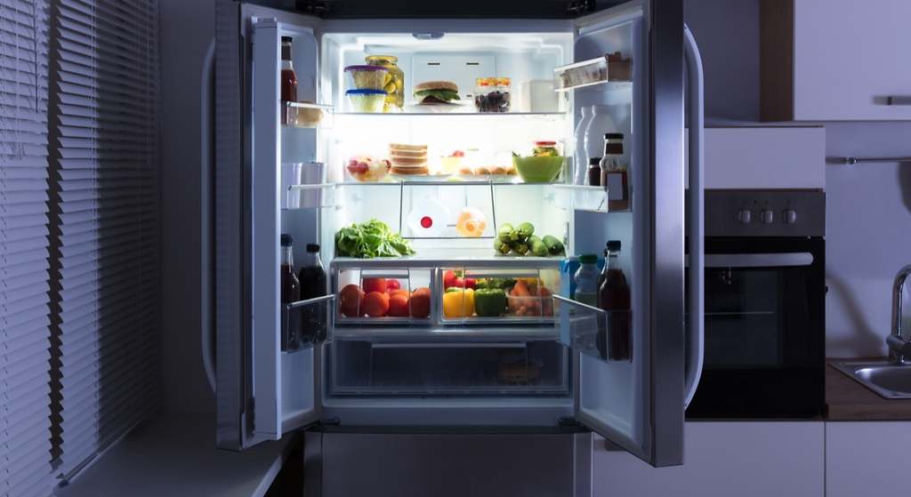 Tengo estos alimentos en la nevera que perdieron frío durante el apagón: ¿debería tirarlos?