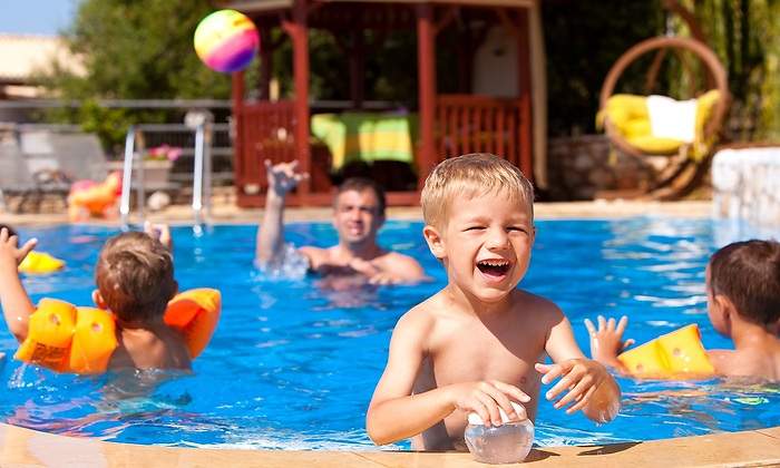 1200-x-655-Ninos-en-una-piscina-Istock.jpg