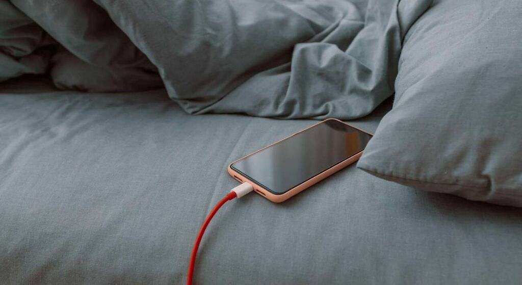 No cubras el teléfono mientras se carga