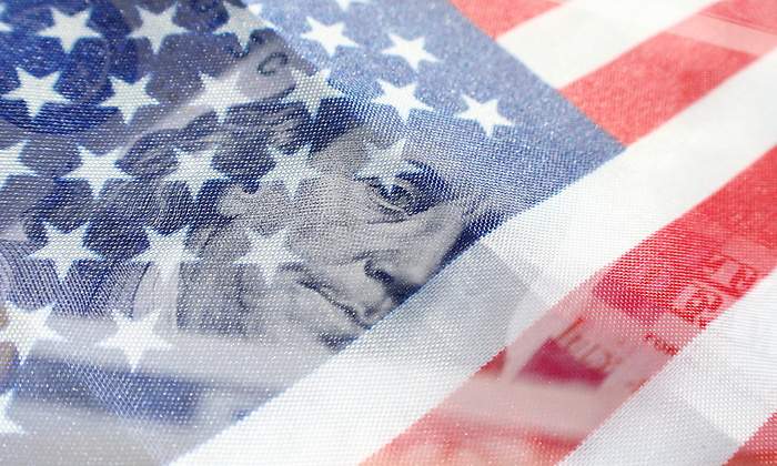 bandera-eeuu-estados-unidos-billete-dolar-economia-divisa-istock-1200x655.jpg