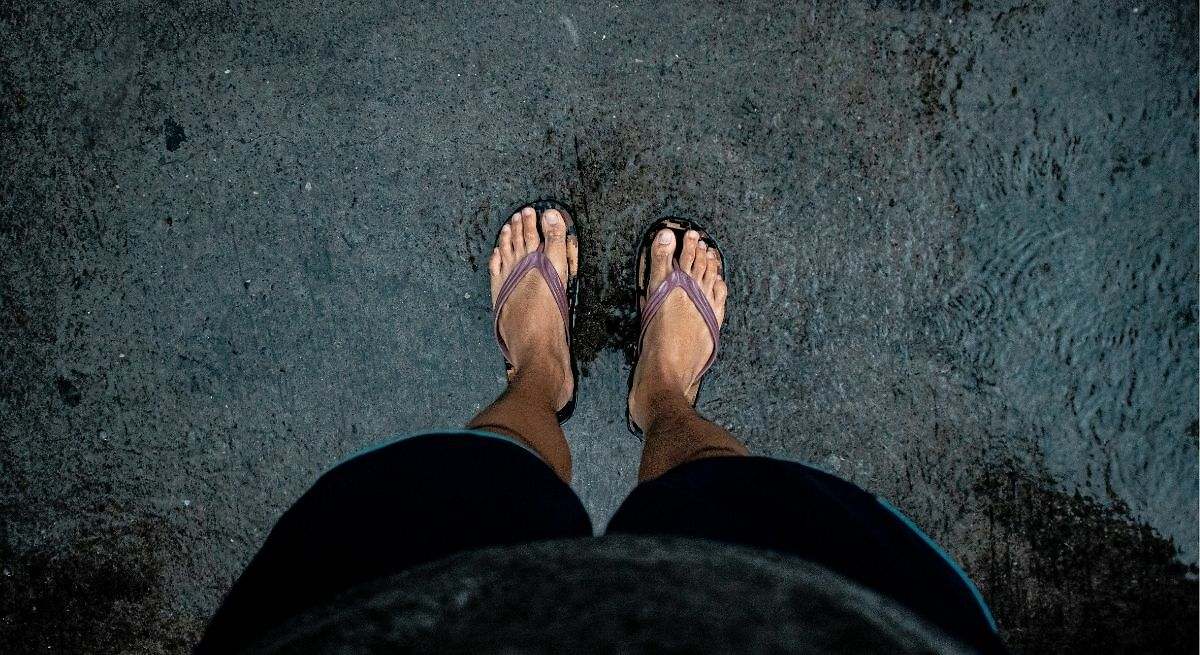 Aitor Pérez, podólogo: "Este calzado puede provocar molestias, lesiones e infecciones en verano"