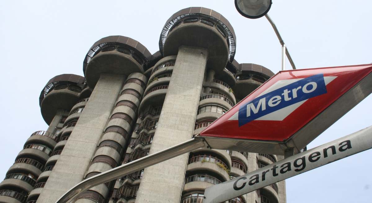 Anatomía del edificio más icónico de Madrid: así es Torres Blancas por dentro, del mítico arquitecto Sáenz de Oiza, una construcción llena de secretos