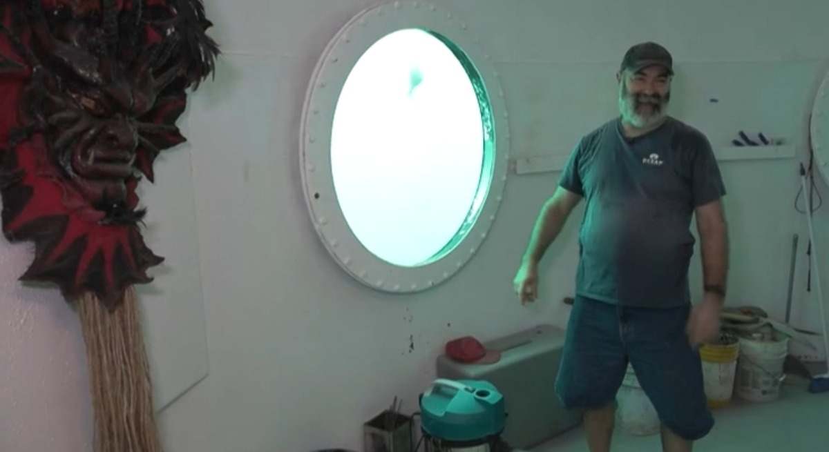 El ingeniero aeroespacial de 60 años que decidió vivir bajo el mar para  demostrar que mudarnos al océano podría ser una opción