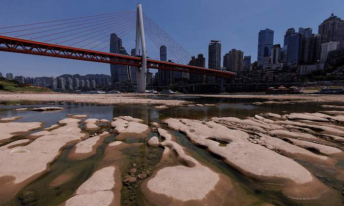 sequia-china-rio-jialing-puente-chongqing-18agosto2022-reuters-1200x655.jpg