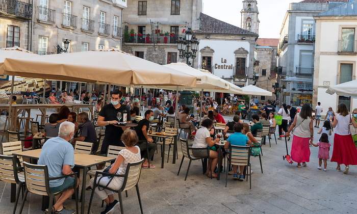 gente-terrazas-vigo-istock.jpg