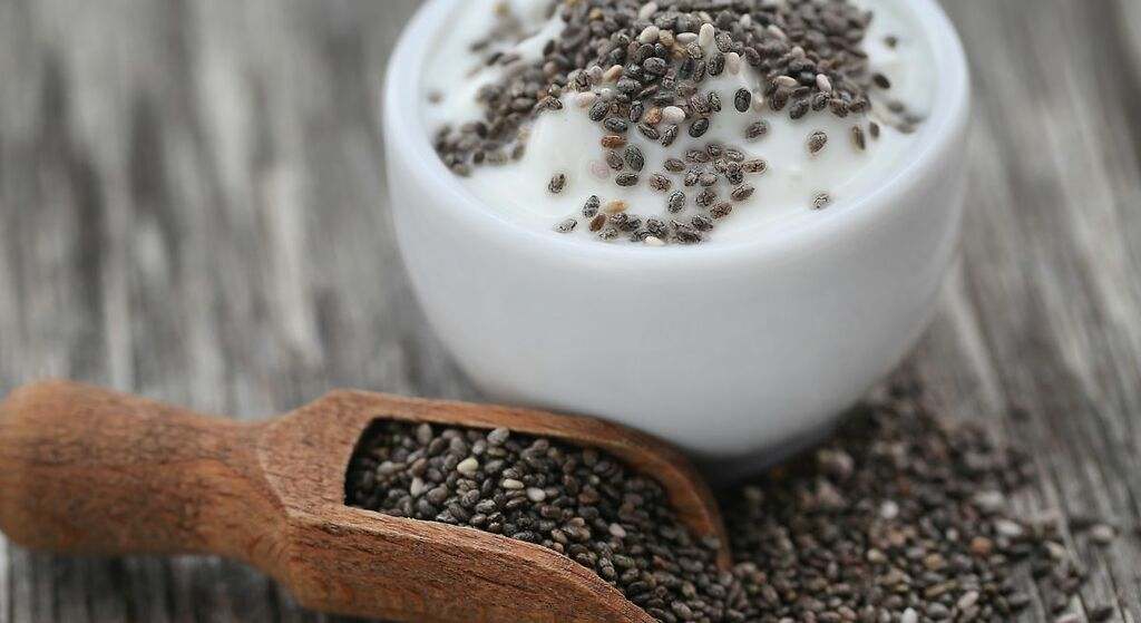 Yogur natural con semillas de chía
