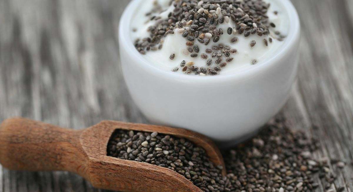 Yogur natural con semillas de chía