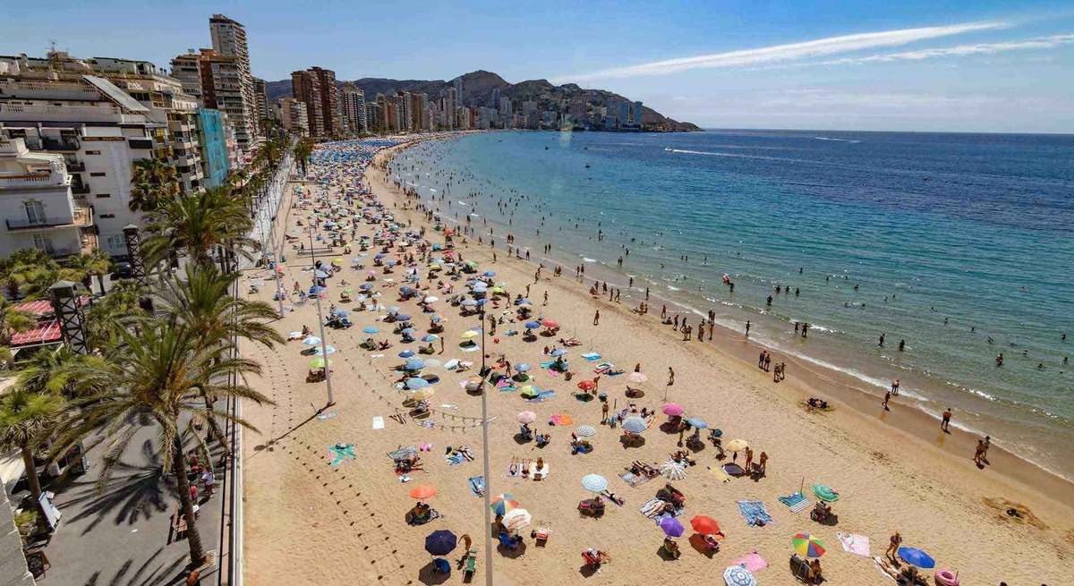 Las empresas turísticas crecen la mitad que en 2024 y la hostelería se estanca: "Hay incertidumbre y se reduce el gasto"