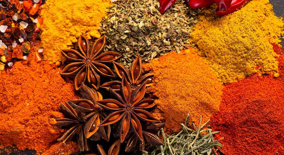 Oro rojo: la conocida especia en España que reduce el colesterol, mejora la memoria y previene enfermedades del corazón