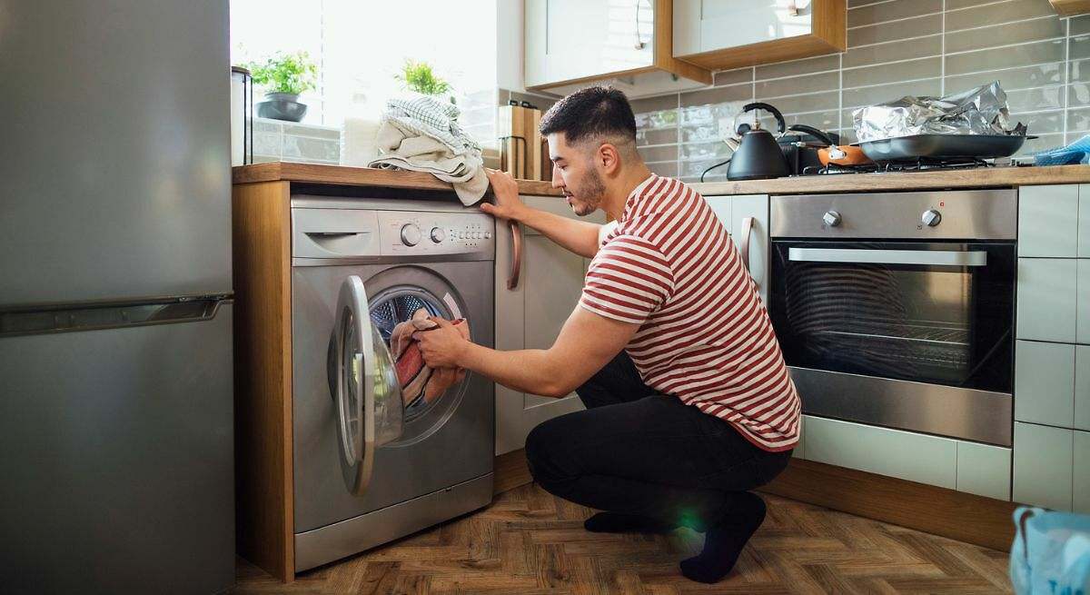 Los bomberos avisan del peligro que supone tener la lavadora en la cocina: podría acabar en tragedia