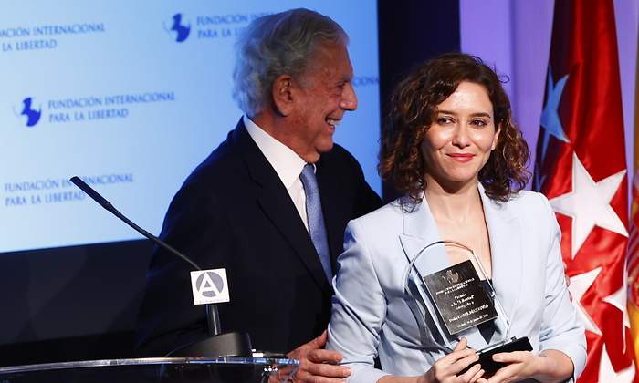 vargas-llosa-ayuso-1200.jpg