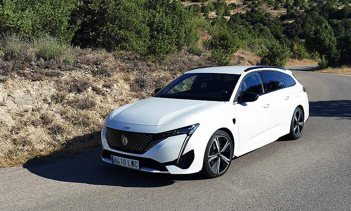 PEUGEOT-308-SW_01.jpg