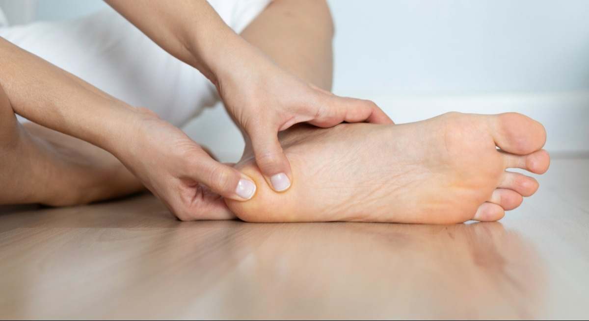 ¿Te pican los pies con frecuencia? Podría ser un síntoma de tres enfermedades diferentes