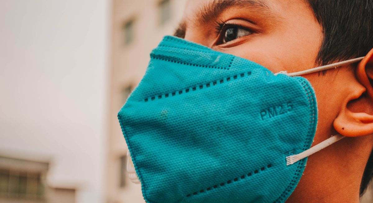 Pediatras piden que los niños usen mascarilla en estos casos por lo que está pasando en España: no se salva casi nadie