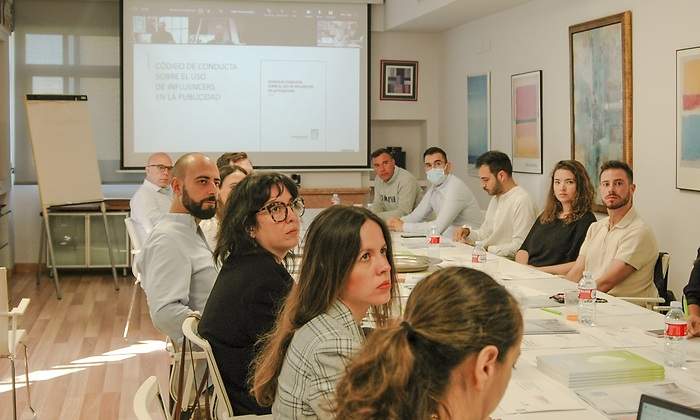 Presentacion-Codigo-Influencers-encuentro-aea-Autocontrol-y-agencias.jpg