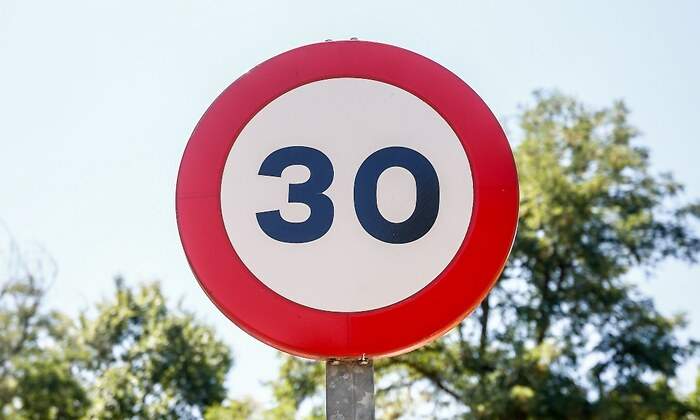 EuropaPress_2303883_senal_prohibido_circular_mas_30_km_h-1.jpg