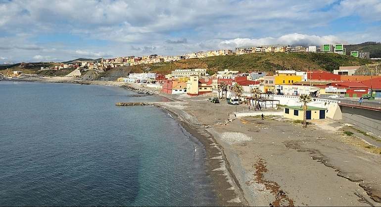 Playa de Tramaguera con casas en la propia cala