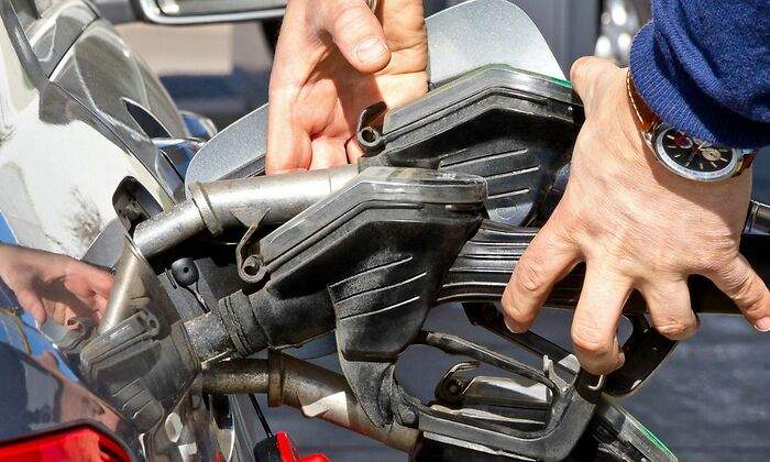 enfado-precios-gasolina-dreamstime.jpg