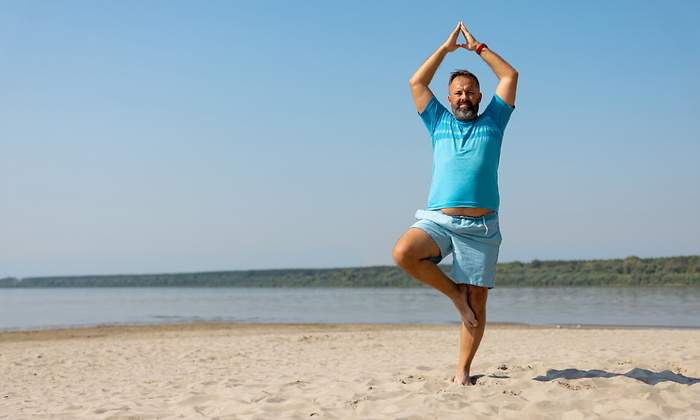 hombre-equilibrio-sola-pierna.jpg