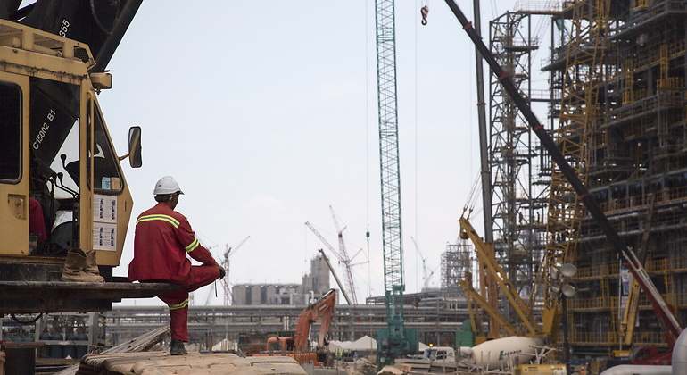 Trabajador en la construcción del proyecto en Lampur, Malasia (Bloomberg)