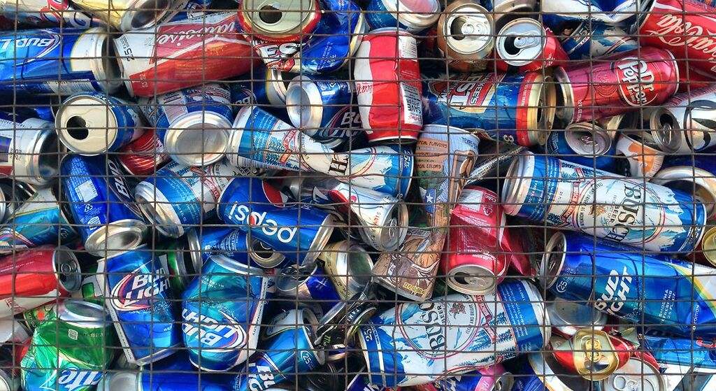 Si tienes latas de aluminio en casa, tienes un tesoro: cinco cosas en las que puedes reutilizarlas