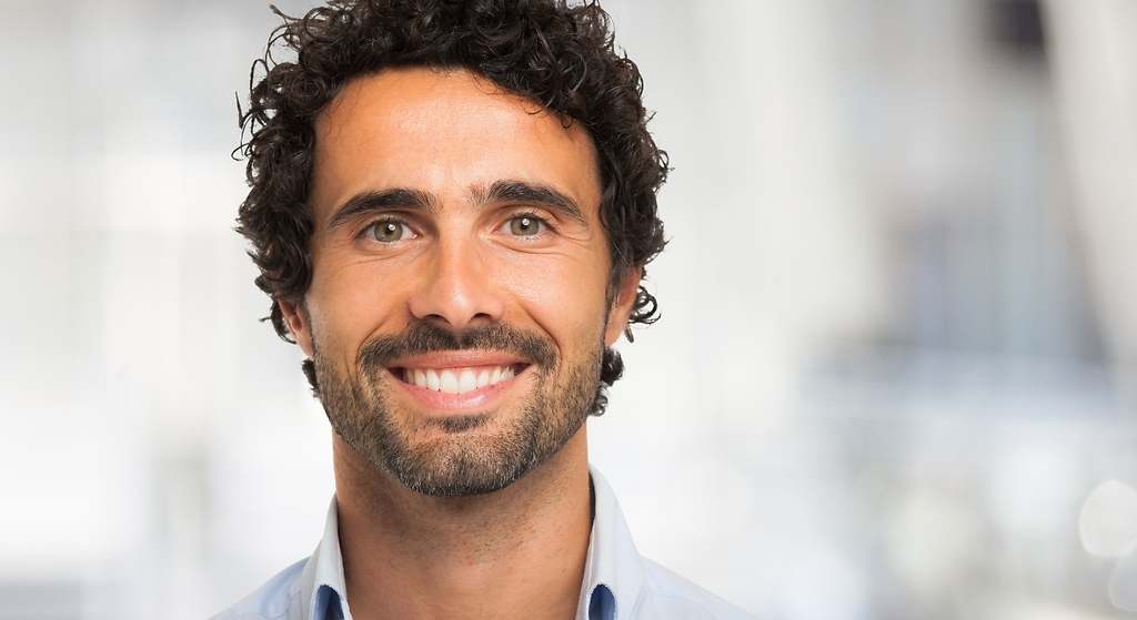 Un estudio demuestra que el 32% de los españoles evitan sonreír porque no les gusta su sonrisa