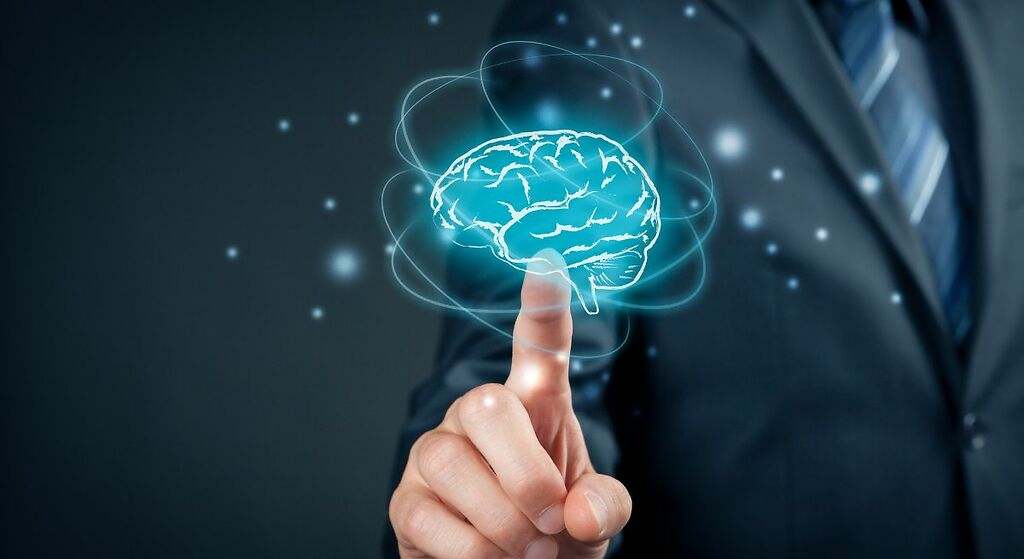 Las palabras que más repiten las personas inteligentes, según la IA