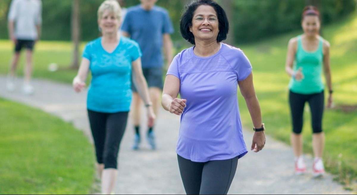 Salir a correr está bien, pero los expertos recomiendan hacer este sencillo ejercicio 15 minutos al día para reducir el riesgo de muerte