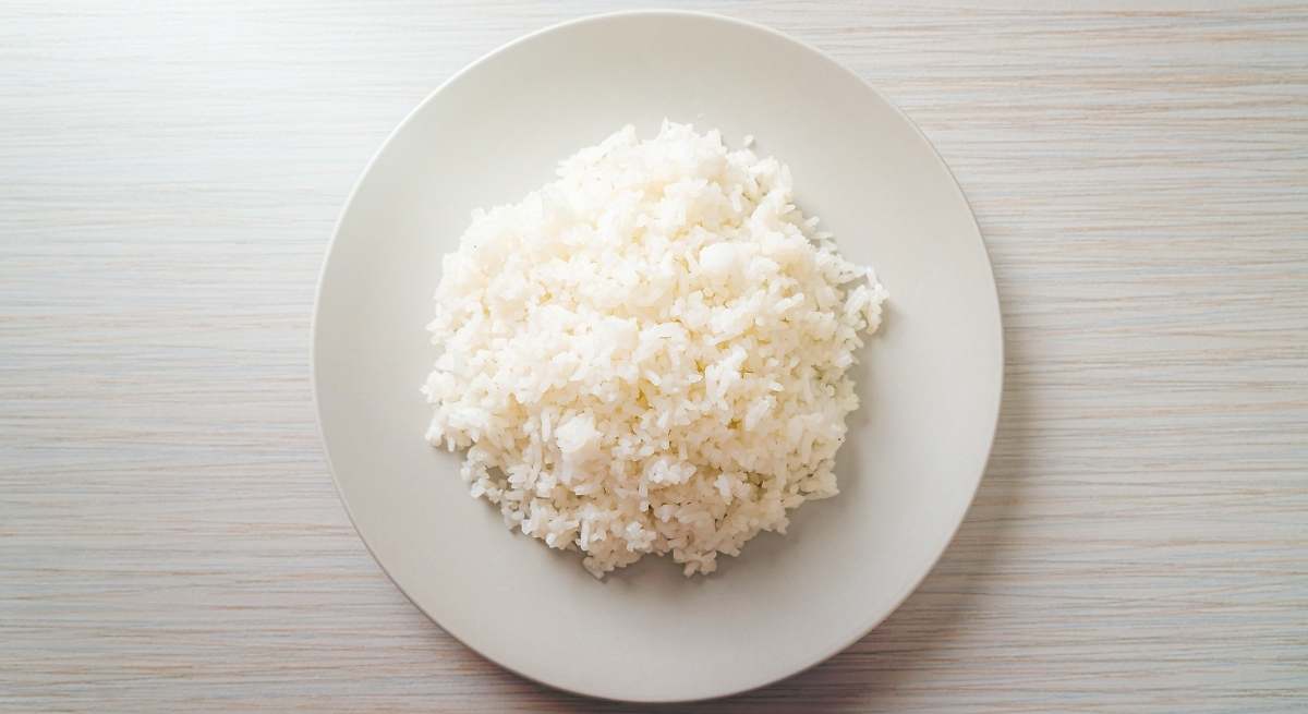 Ni duro ni pasado: la técnica para que el arroz blanco quede perfecto en minutos