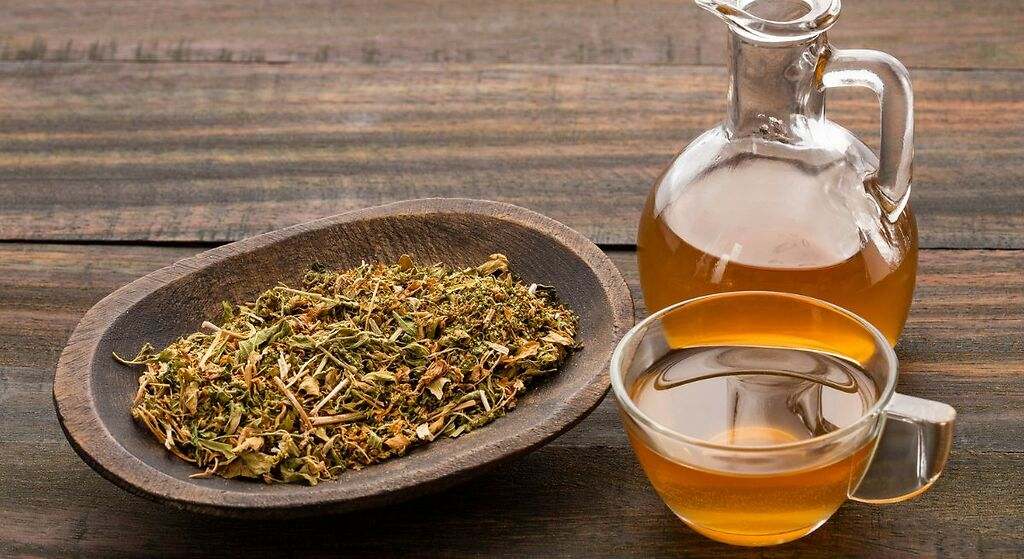 La desconocida hierba medicinal con magnesio y potasio que combate todos los dolores musculares