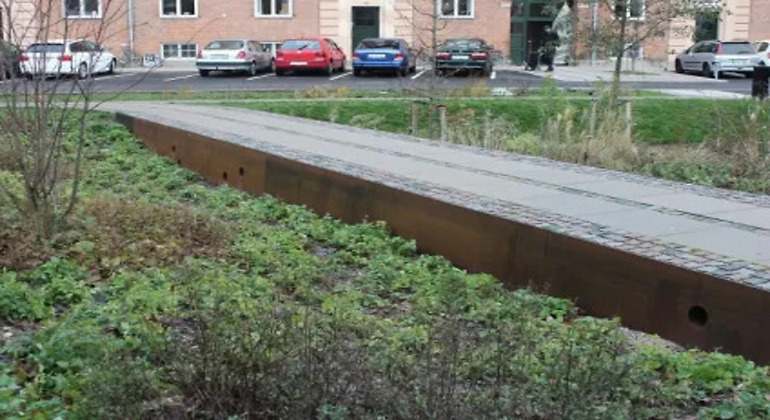 Detalle de retención de agua en la Plaza de Saint Kjeld, Copenhague