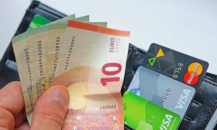 Tarjetas-cuenta-bancaria-dreamstime.jpg