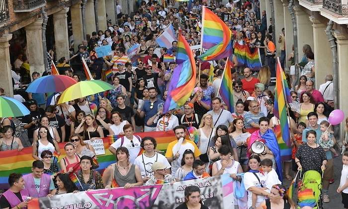 1200-x-655-manifestacion-orgullo-gay-eE.jpg