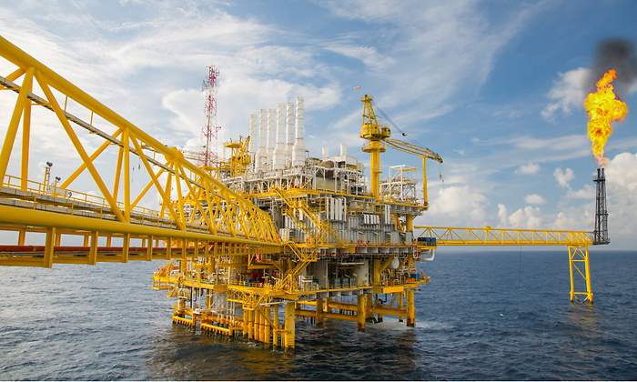 plataforma-petrolera-flotante.jpg