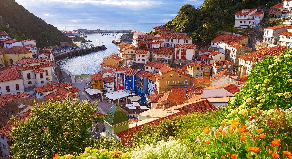La prensa británica echa el ojo a esta ciudad costera de España y la califica como  uno de los lugares más bellos del país 