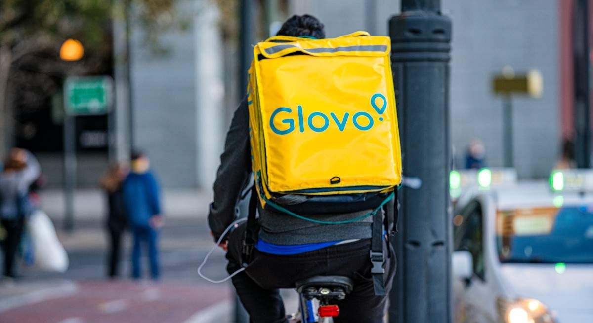 La dueña de Glovo gana un 70% más pese a acumular más de mil millones en multas