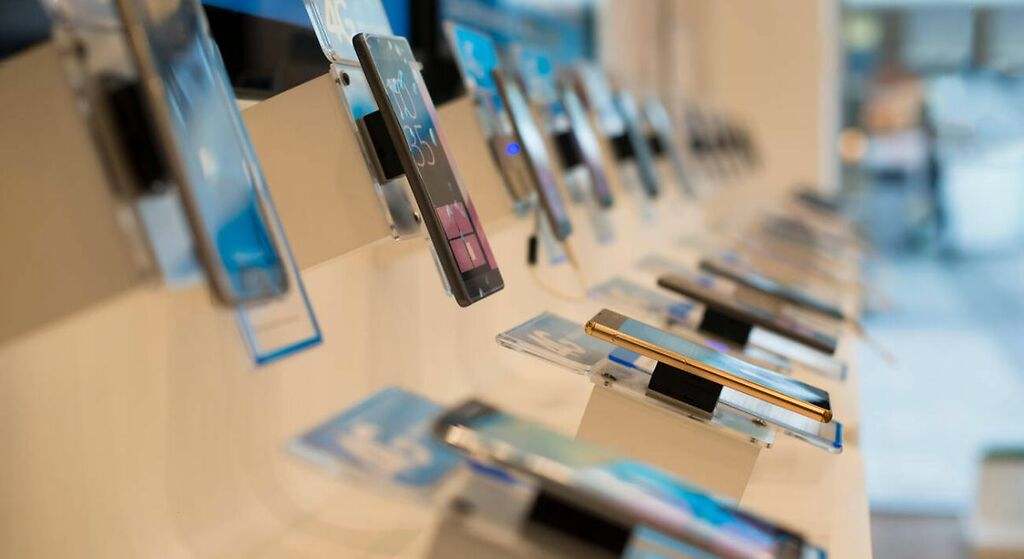 Pregunté a ChatGPT cuáles son los mejores smartphones para comprar por menos de 500 euros: esta ha sido su respuesta
