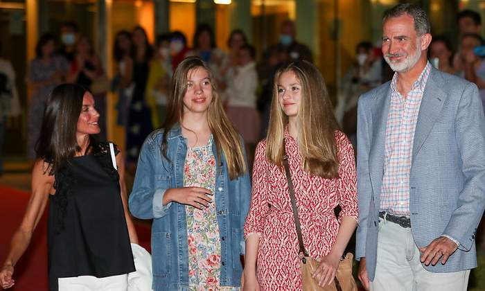 felipe-letizia-hijas-1200.jpg