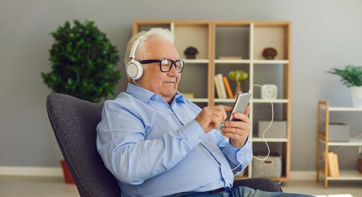 Las personas que a los 60 años se ven más jóvenes de lo que son suelen adoptar estos 3 hábitos diarios