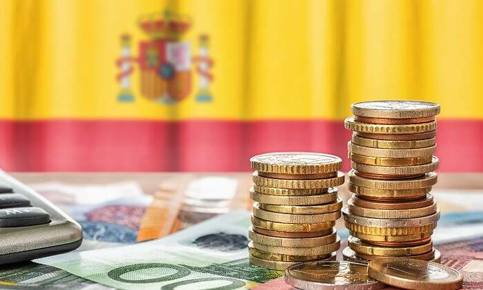 espana-bandera-dinero-istock.jpg