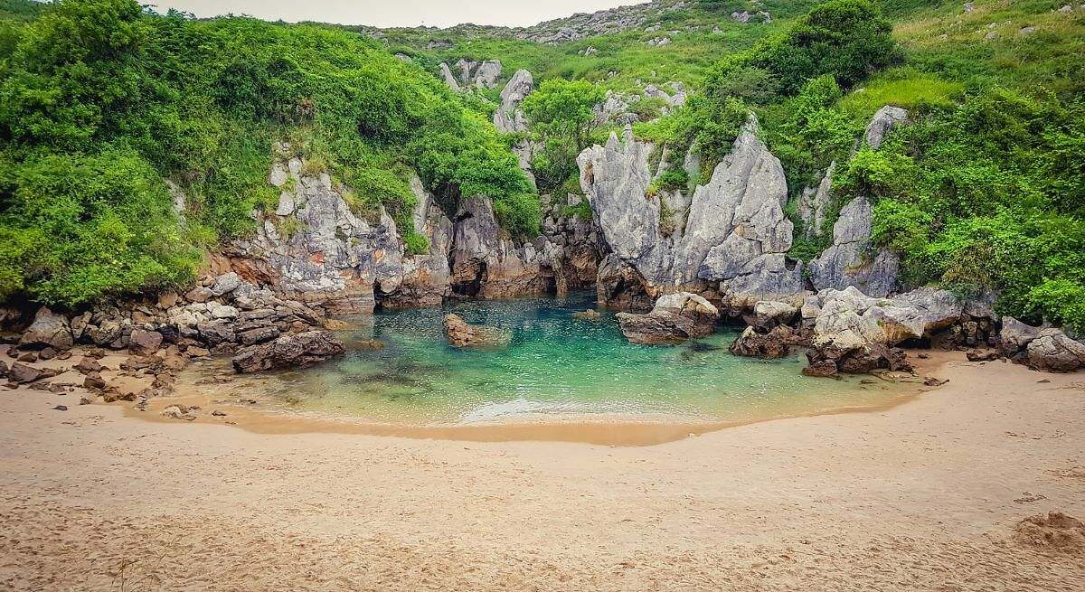 Playa de Gulpiyuri-Asturias