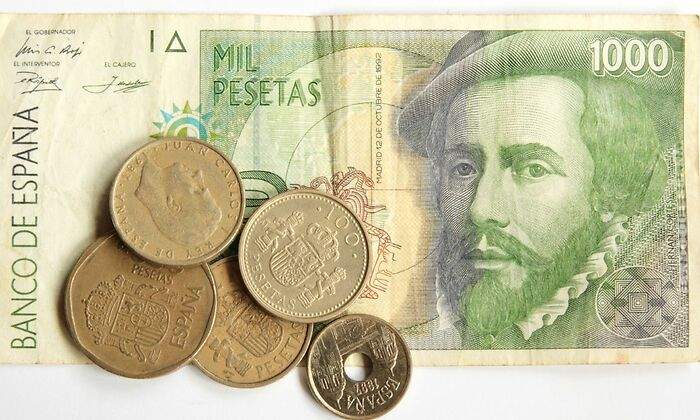 pesetas-billetes-monedas-dreamstime.jpg
