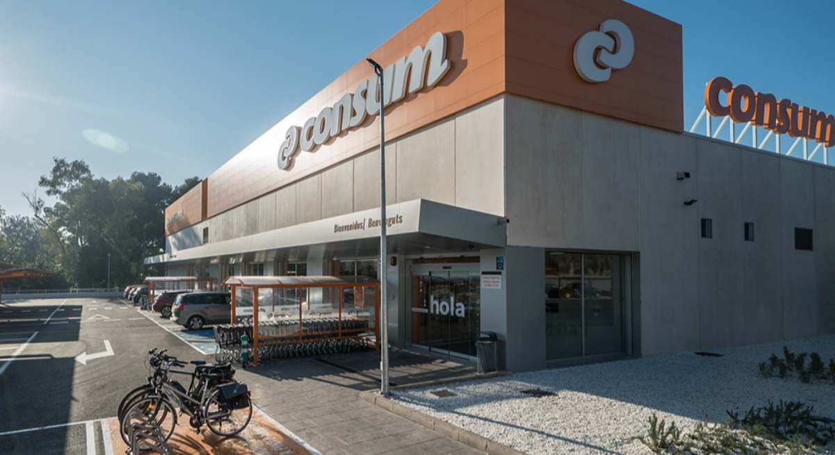 Consum rompe la barrera de los 1.000 supermercados con dos tiendas en Valencia