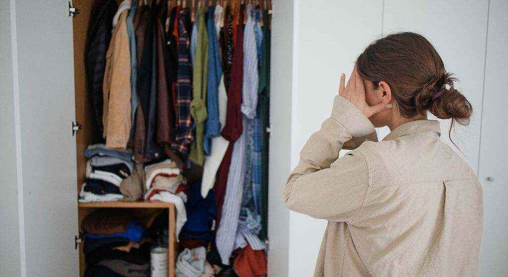 Qué características definen a las personas que tienen el armario desordenado, según la psicología