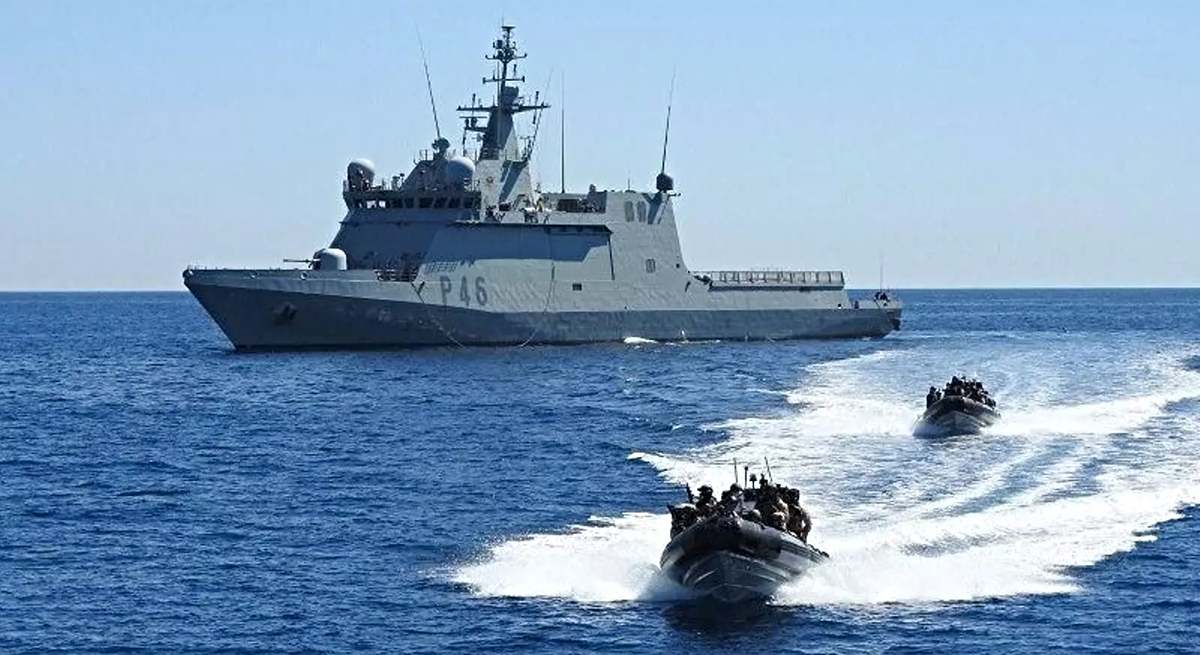 El acuerdo sobre Gibraltar no altera el continuo hostigamiento de la Royal Navy a los barcos españoles