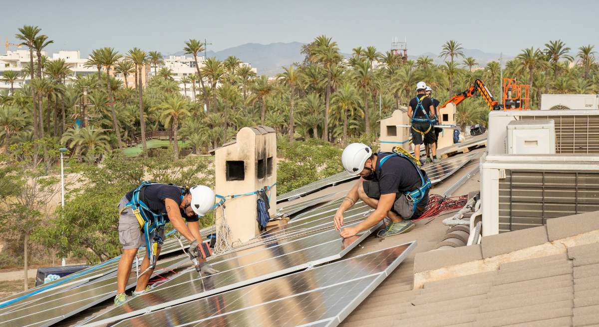Extremadura concentra el 5% de los trabajadores de la energía de España con 5.300 ocupados