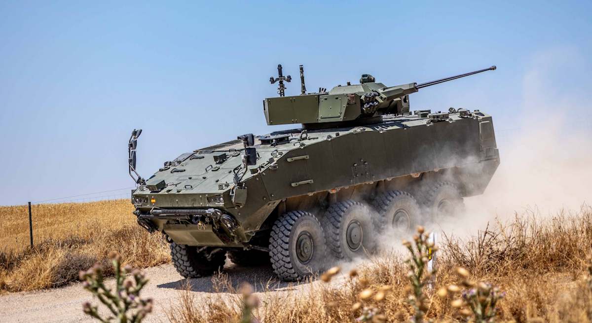 Indra paga 13 millones a General Dynamics para formar a sus empleados en el montaje final de los 8x8 Dragón