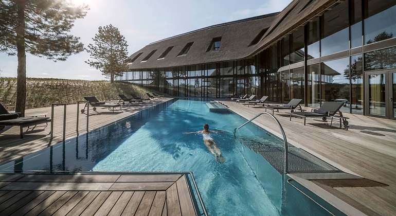 Piscina de uno de los complejos de Lanserhof